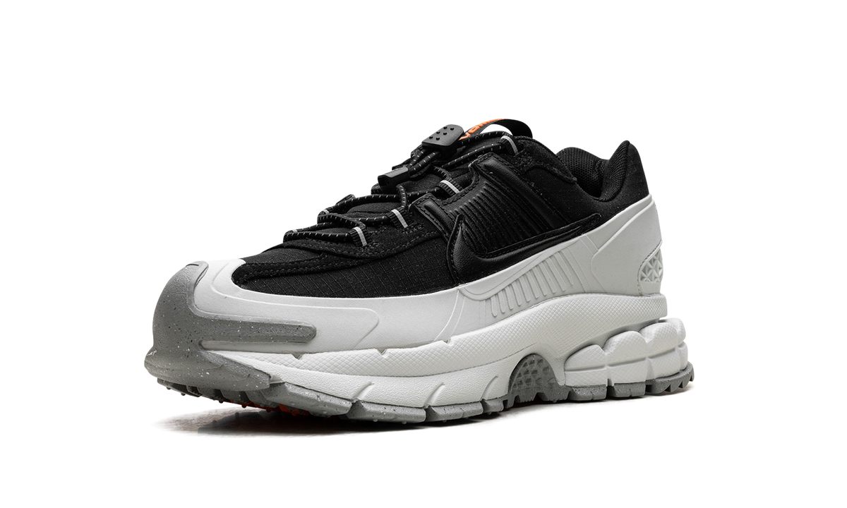 Zoom Vomero 5 Roam "Black Light Silver" FV2295 001