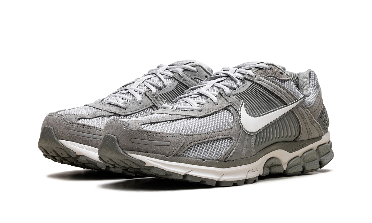 Zoom Vomero 5 "Dark Stucco" HF1553 002
