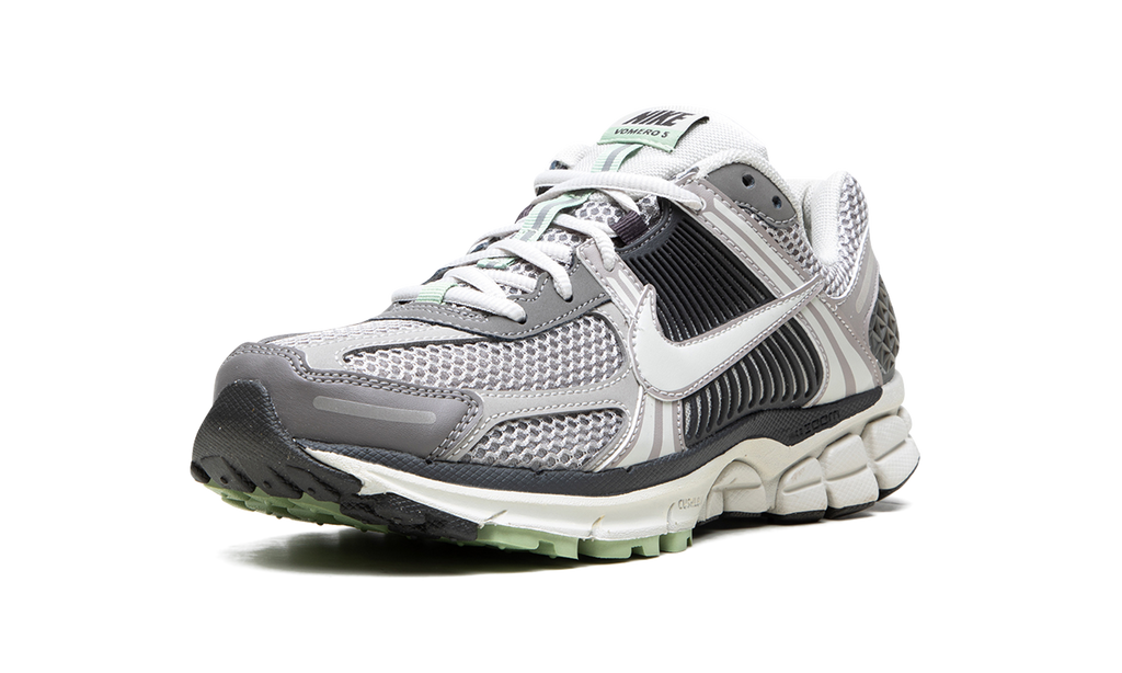 VOMERO 5 WMNS "Cobblestone" FB8825 001
