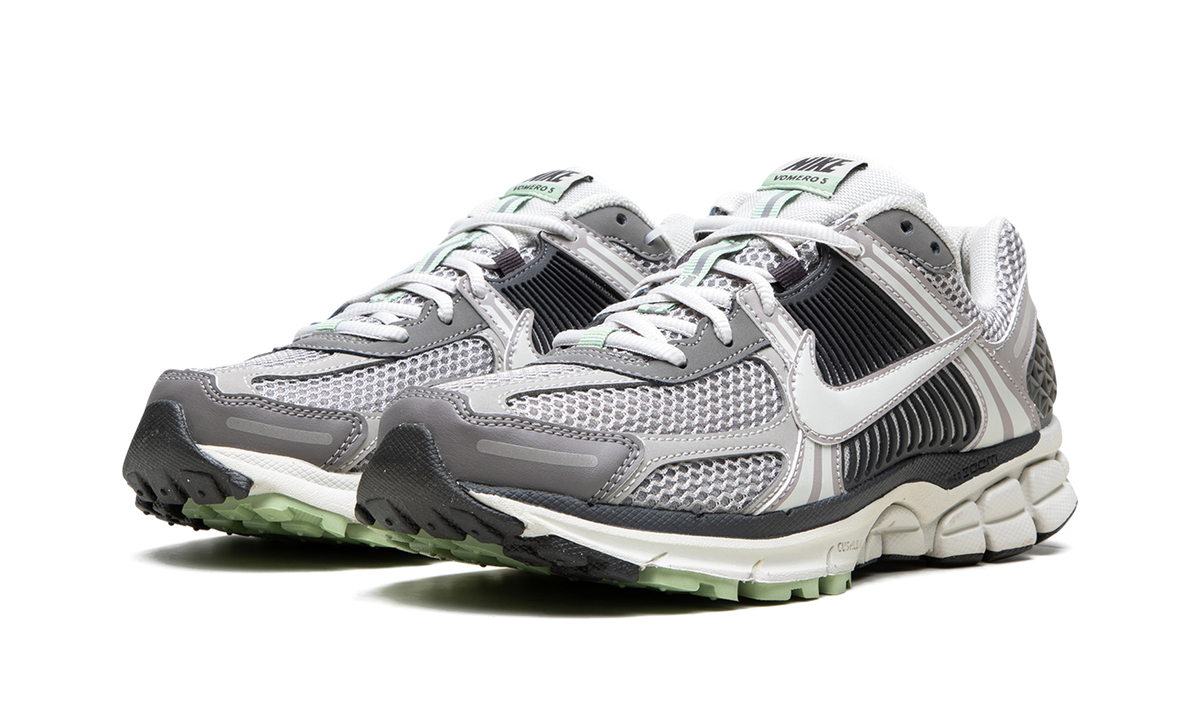 VOMERO 5 WMNS "Cobblestone" FB8825 001