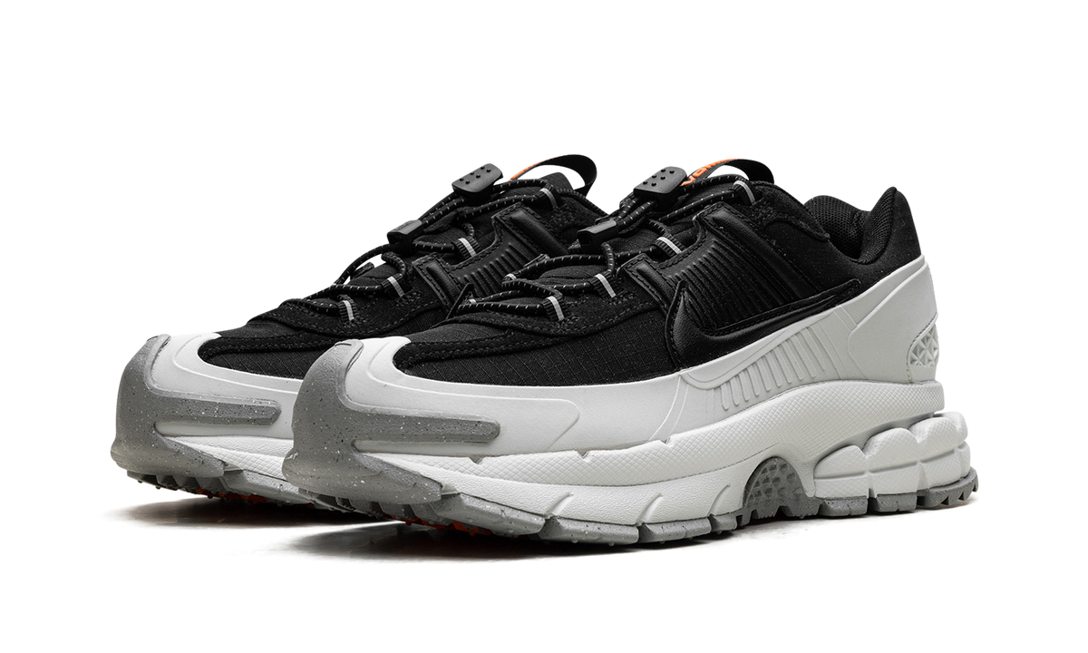 Zoom Vomero 5 Roam "Black Light Silver" FV2295 001