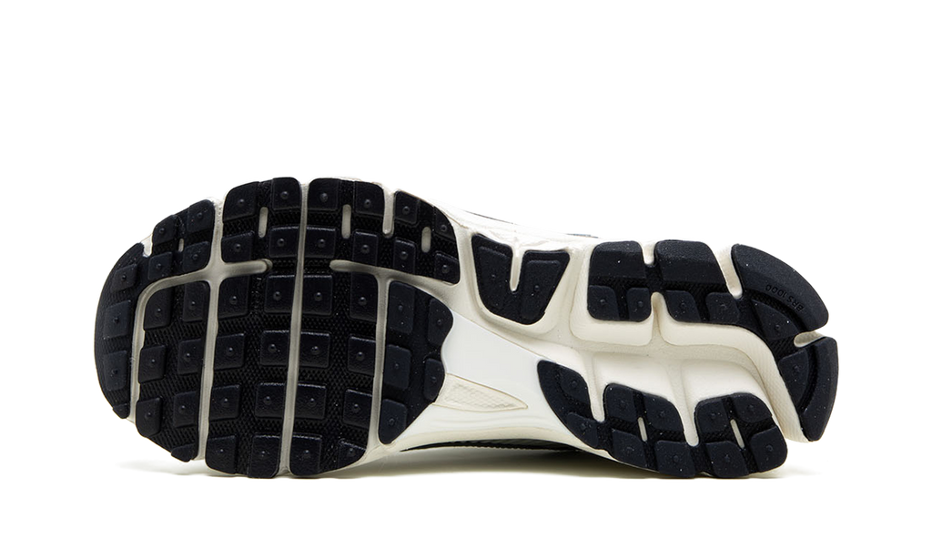 VOMERO 5 MNS WMNS "Photon Dust" FD0884 025