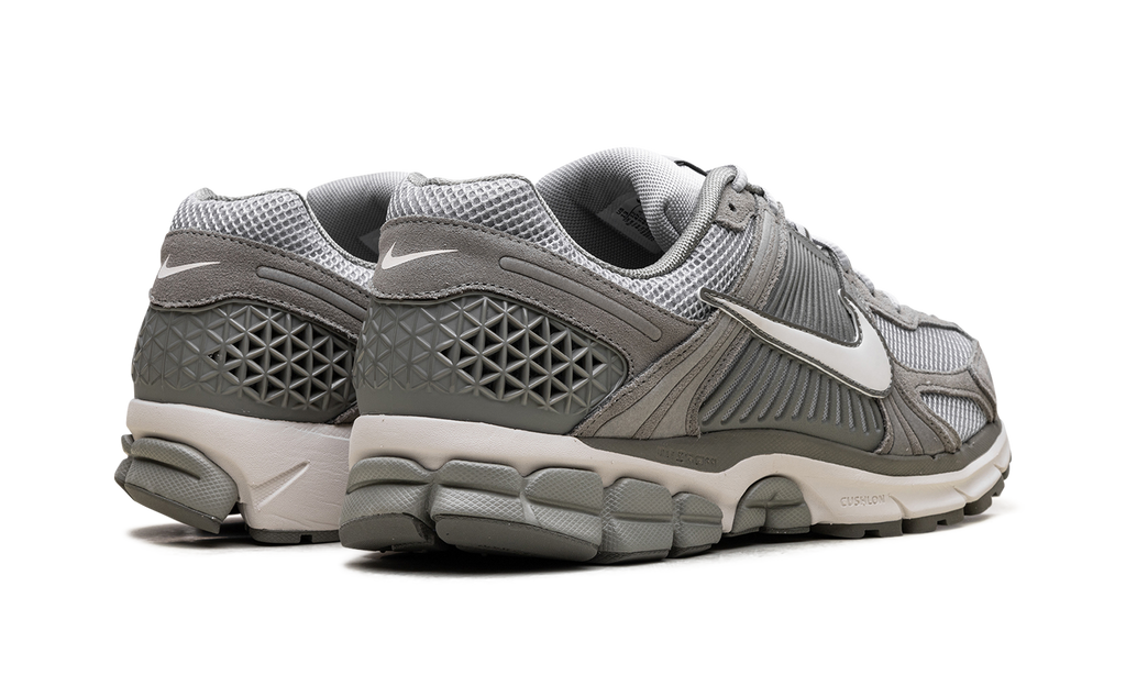 Zoom Vomero 5 "Dark Stucco" HF1553 002