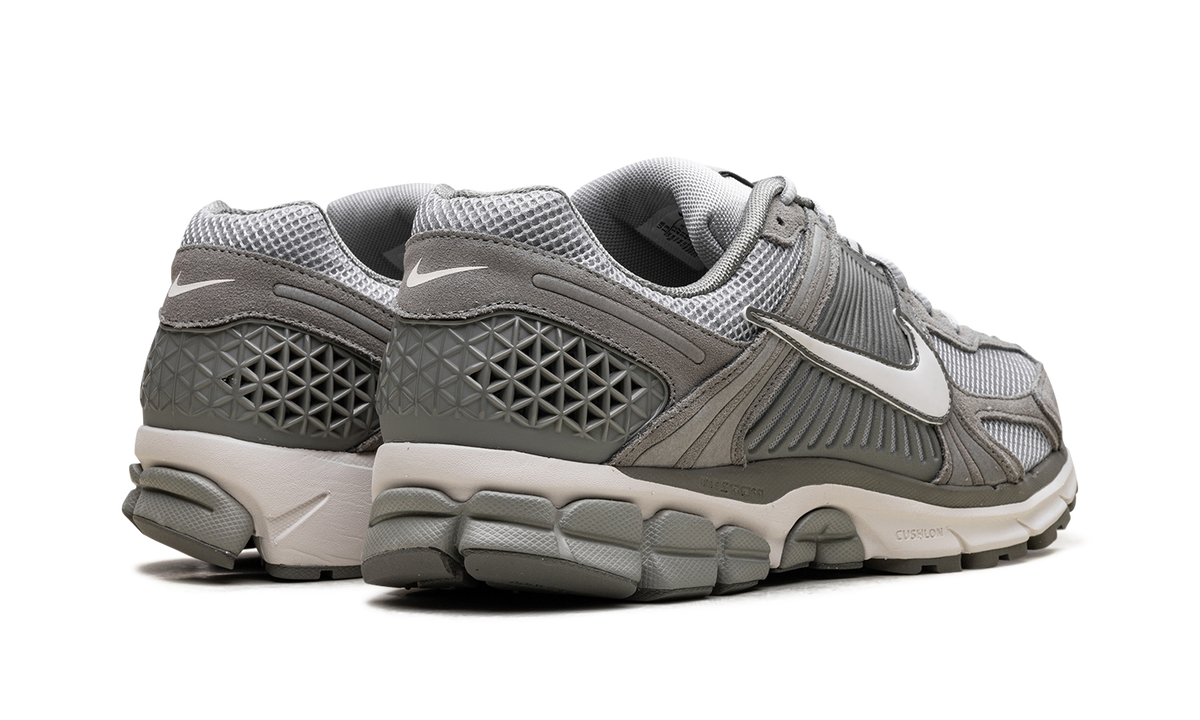 Zoom Vomero 5 "Dark Stucco" HF1553 002