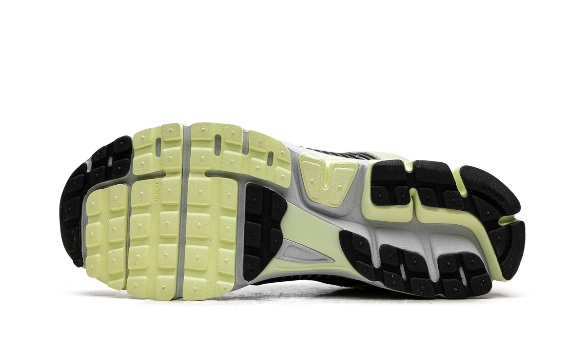 Zoom Vomero 5 "Barely Volt" HF1553 700