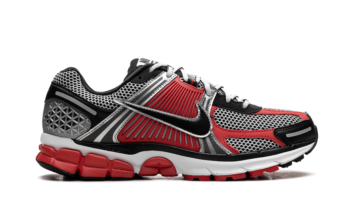 Zoom Vomero 5 "Metallic Silver University Red" HV0926 095