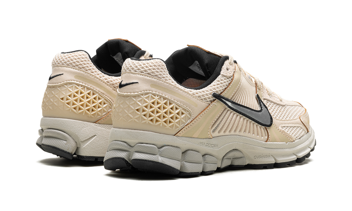 Zoom Vomero 5 WMNS "Pearl White" FN6742 200