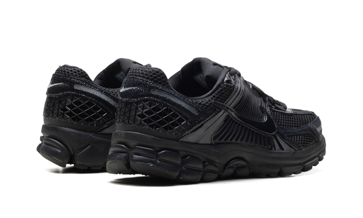 Zoom Vomero 5 WMNS "Black Patent" II6236 001