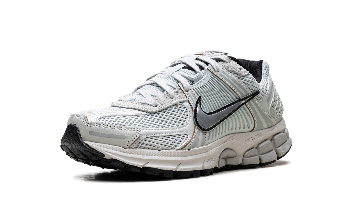 Zoom Vomero 5 WMNS "Light Silver Chrome" FN6742 001
