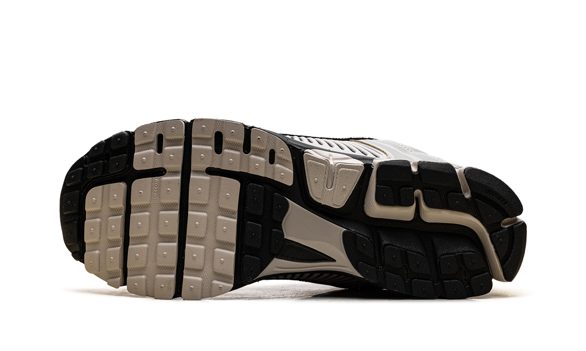 Zoom Vomero 5 "Black / Cream II" FJ4151 008
