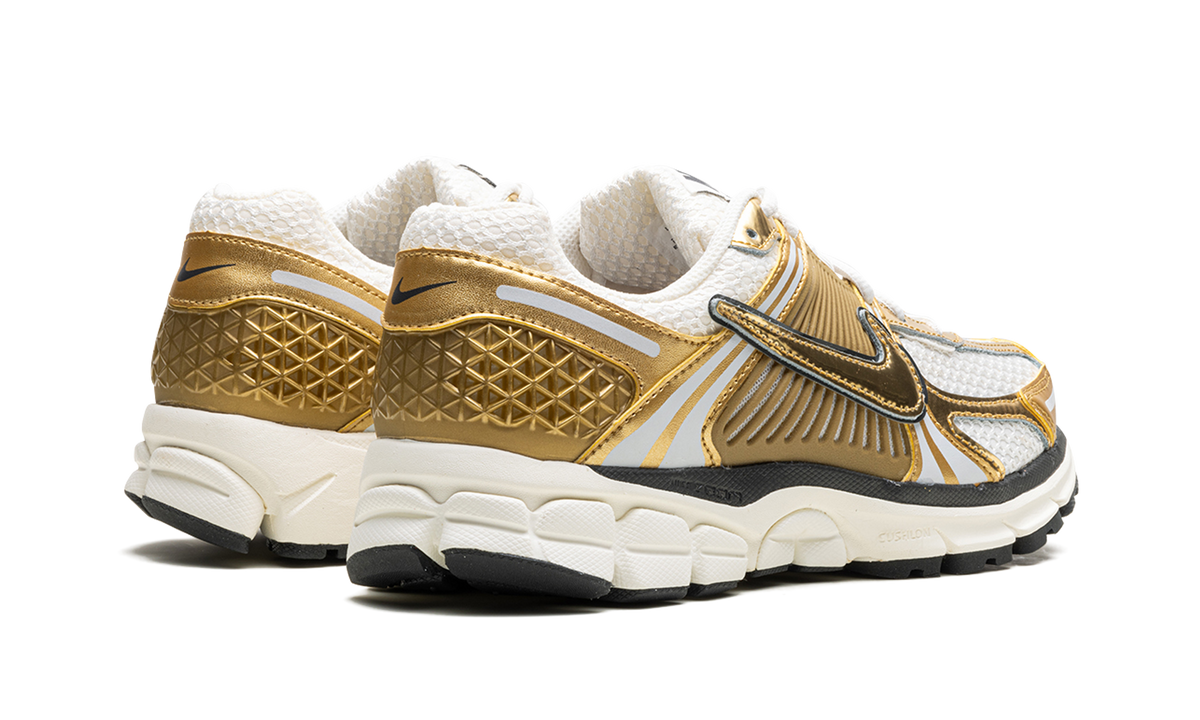 Zoom Vomero 5 WMNS "Metallic Gold" HF7723 001